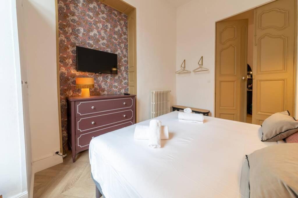 Romantic Flat In The Heart Of The City Avignon Exterior photo